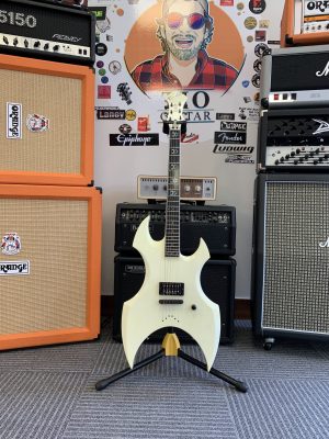 ESP Max Cavalera AX, guitarra signature acabado Snow White